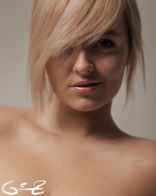 Female model photo shoot of Teo Dora by Christian Gomez in Qc