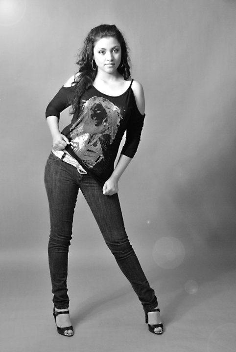 Female model photo shoot of Joana molina