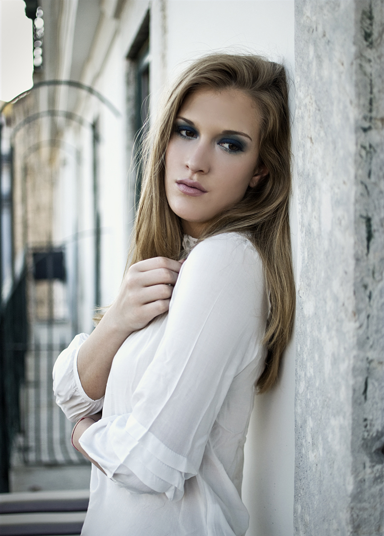Female model photo shoot of Carolina Almeida Leite by Fabiana Delcanton Photo, makeup by Hazel Burford