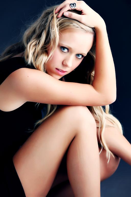Female model photo shoot of Amanda Knapp