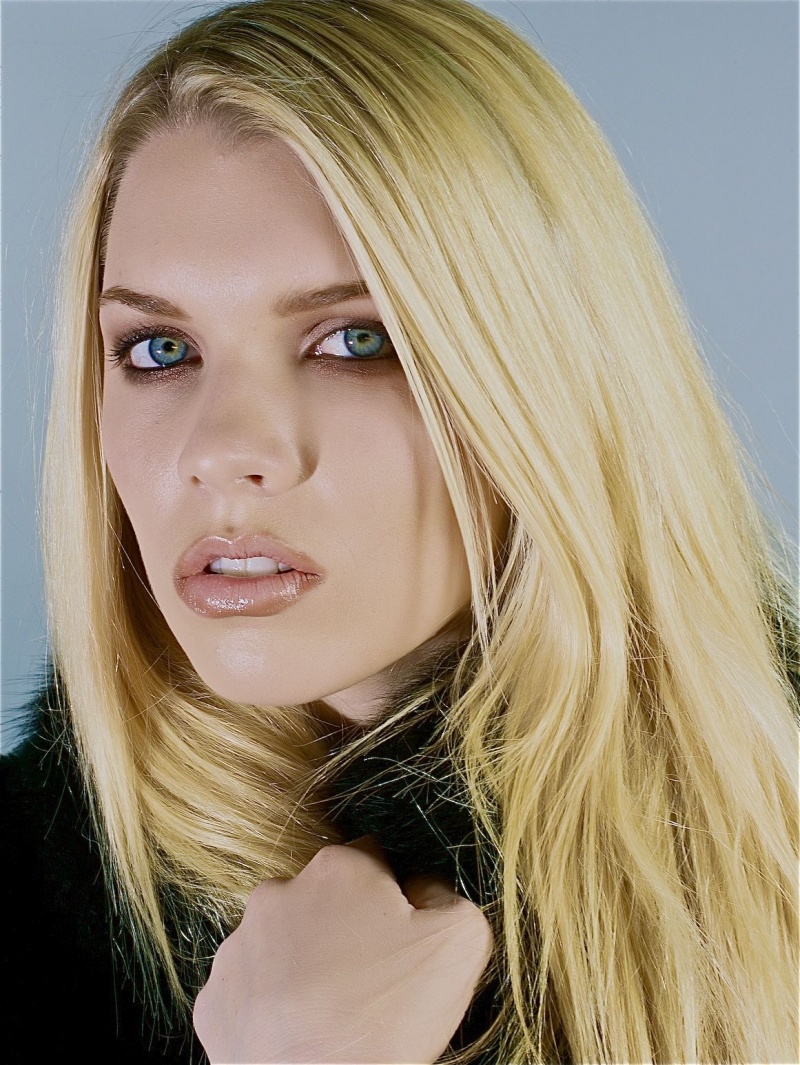 Female model photo shoot of Ashley Marilyn