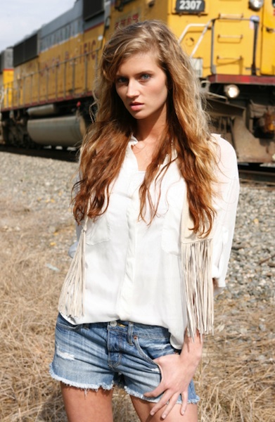 Female model photo shoot of Brooke Hooker