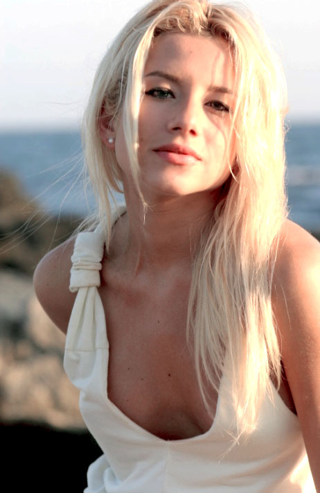 Female model photo shoot of Erica LaRose  by tonyphotog