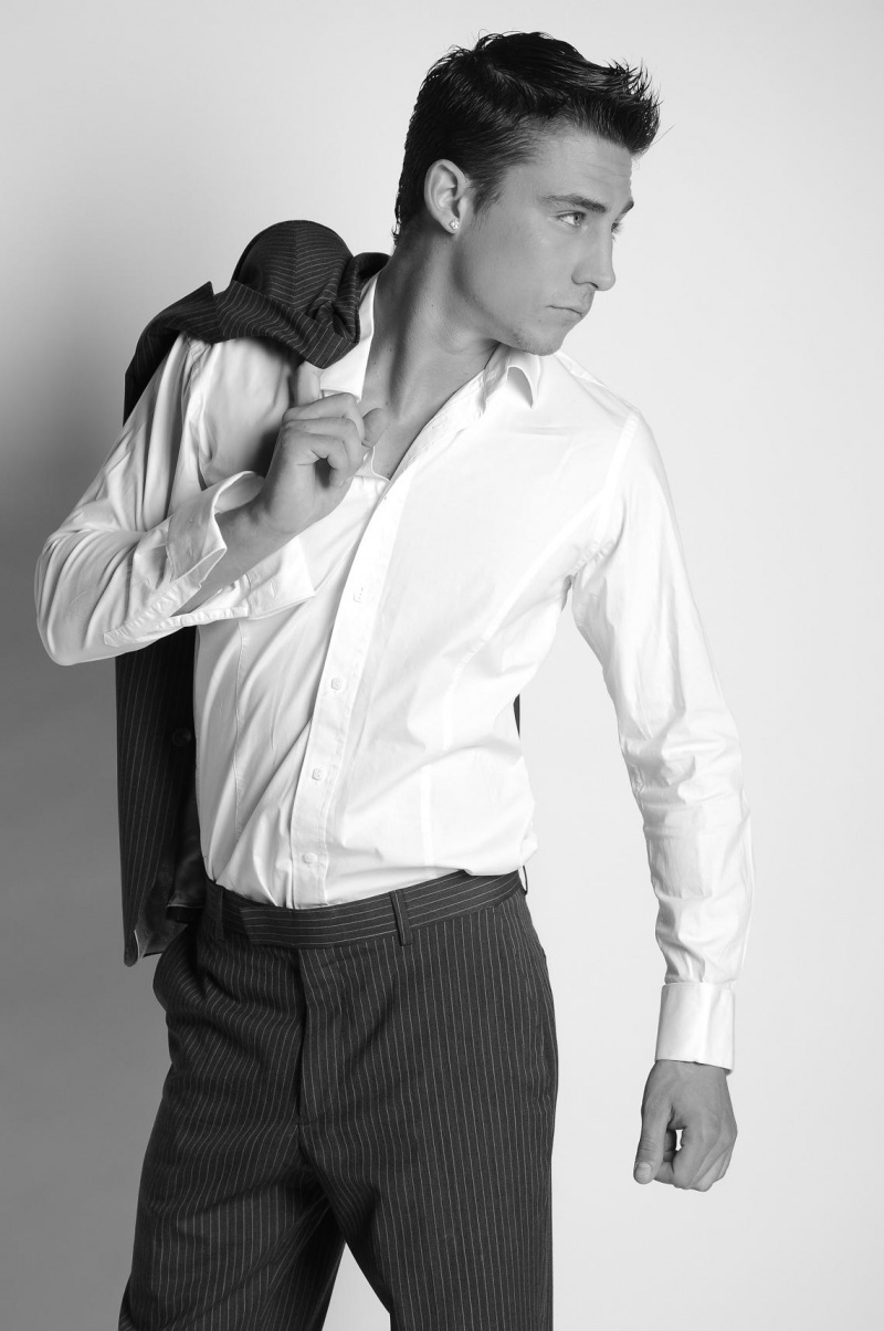 Male model photo shoot of Paul Jee