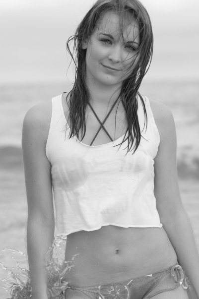 Female model photo shoot of Samantha Gale