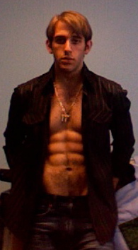 Male model photo shoot of Daniel Lavi