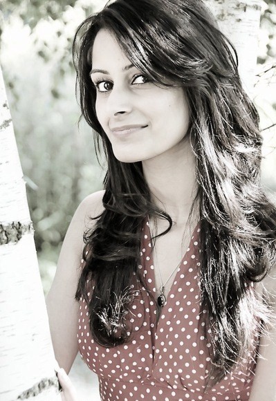 Female model photo shoot of Gurjot Jasmine Sindhar in Regents Park