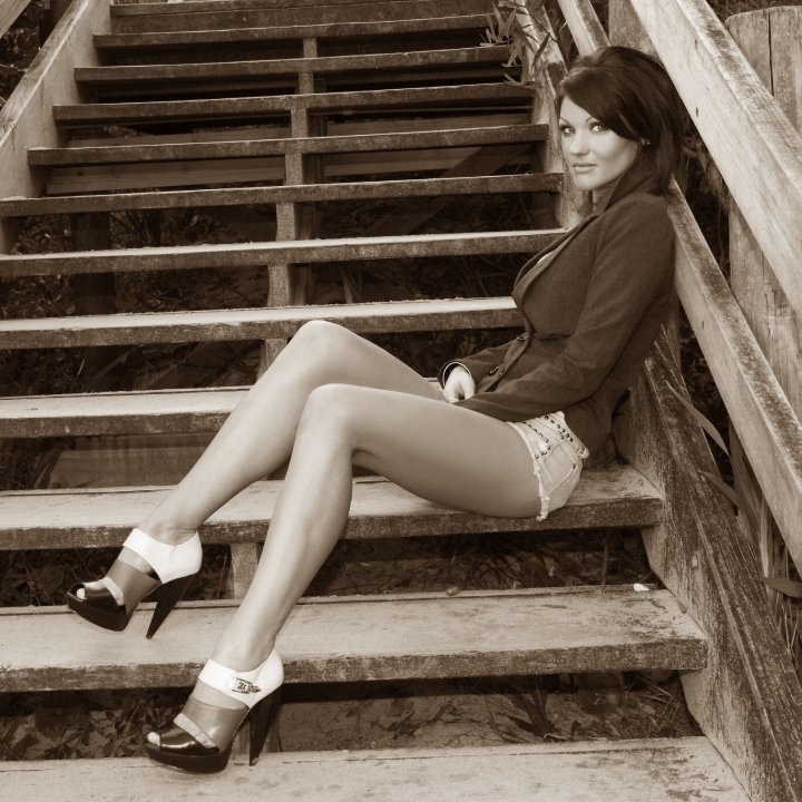 Female model photo shoot of Melanie-Kate