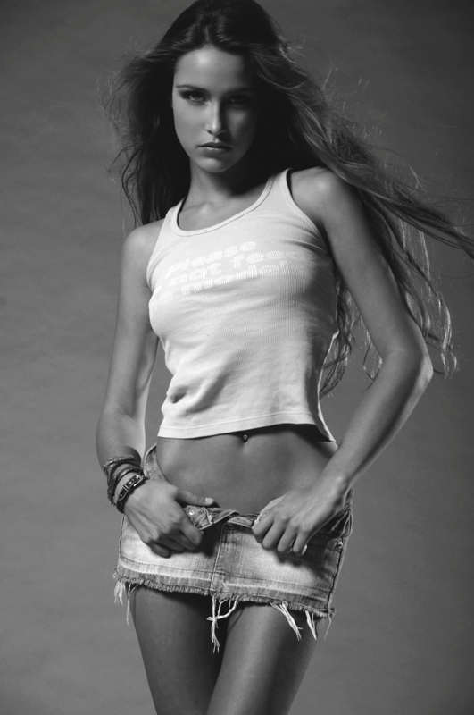 Female model photo shoot of Marina14 by Anna Gunselman, makeup by Neta Hirsch