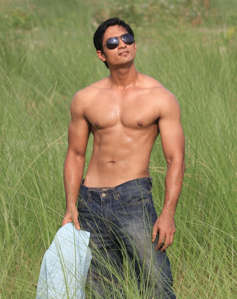 Male model photo shoot of Adnan Manzoor in Dhaka, Bangladesh
