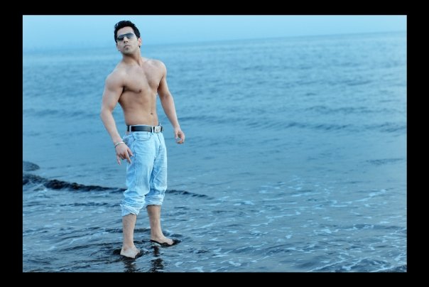 Male model photo shoot of Vinny Sihra
