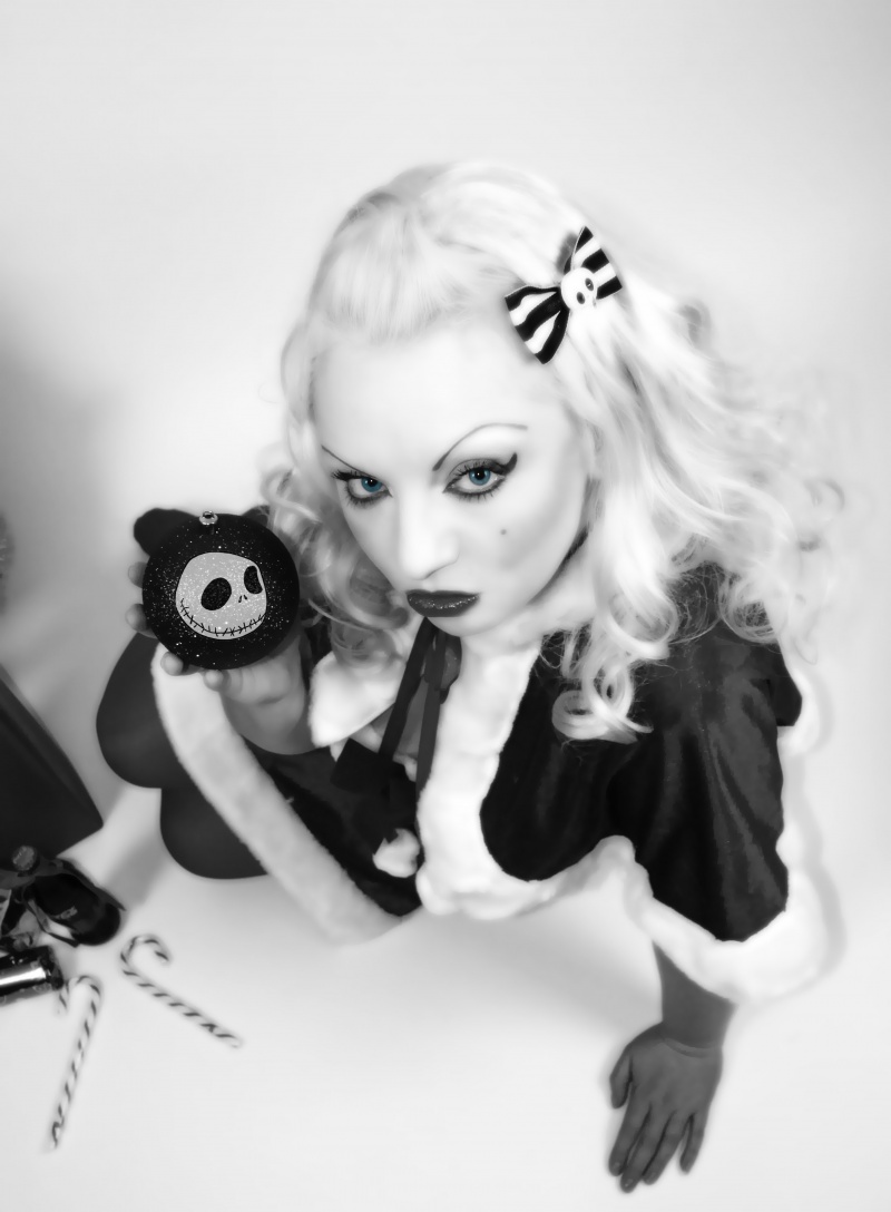 Female model photo shoot of Scarlett Raven in UK