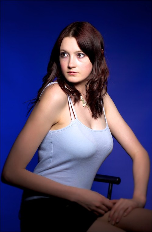 Female model photo shoot of Sarah Sharpe in Roos