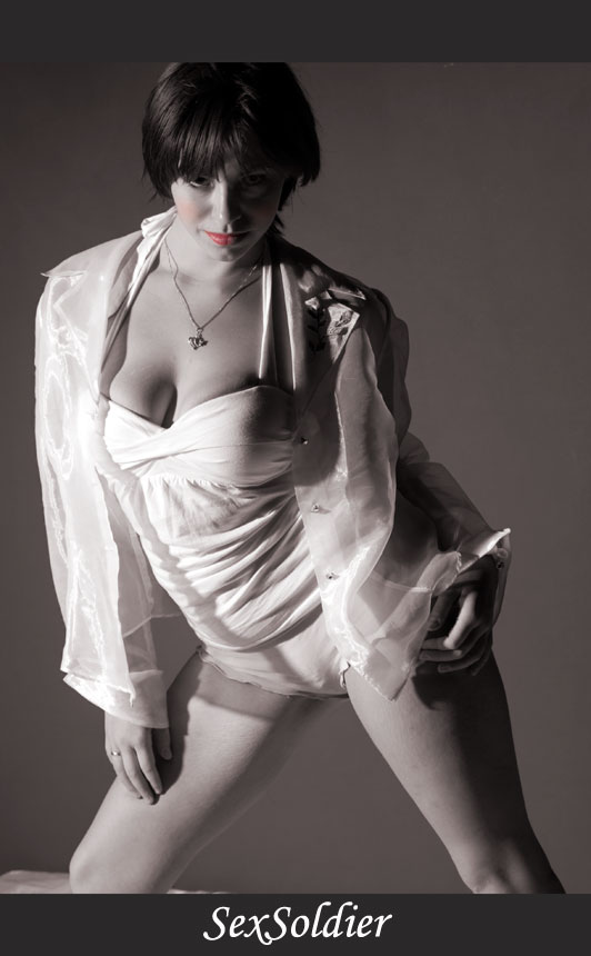 Female model photo shoot of Cassie_J by Rod Alexander   in Novi Mi