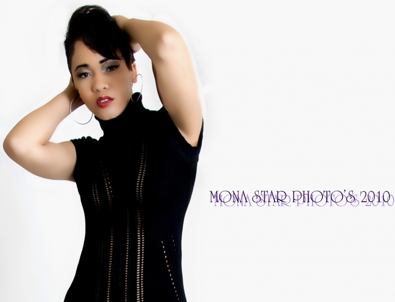 Female model photo shoot of Mona Star photos