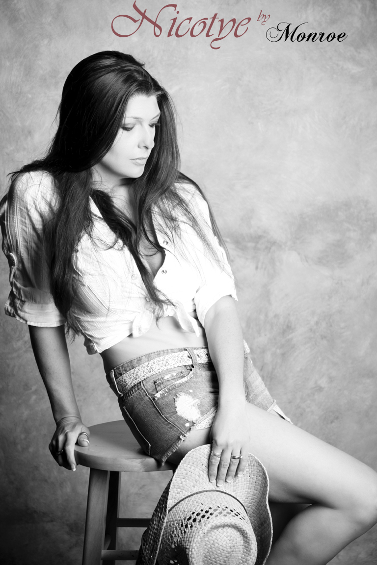 Female model photo shoot of Nicotye by David Monroe in Chattanooga, TN