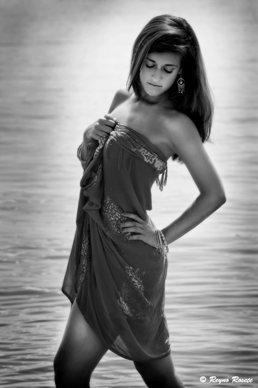 Female model photo shoot of Melissa Alves