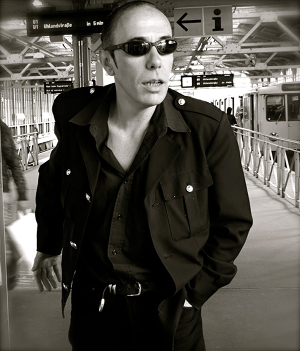 Male model photo shoot of Mark Windsor in Berlin 2009