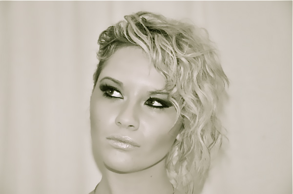 Female model photo shoot of Alorica Glost