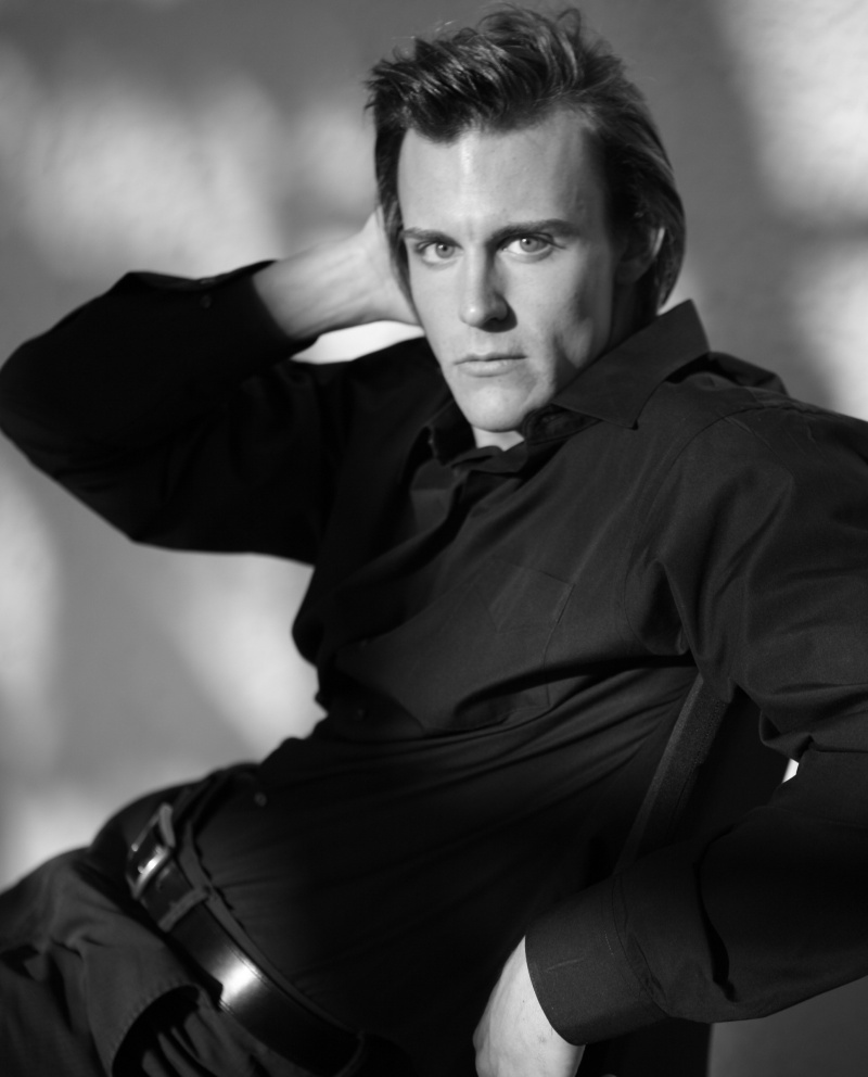 Male model photo shoot of Sean Uthe