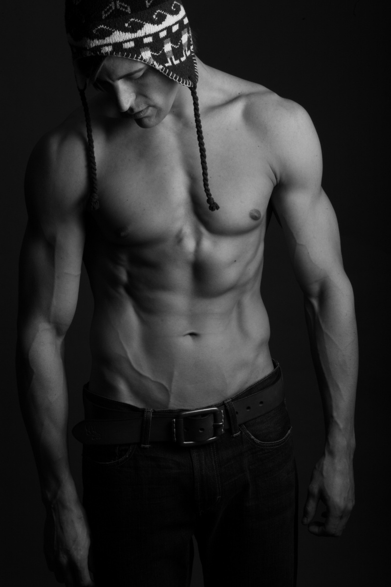 Male model photo shoot of Sean Uthe