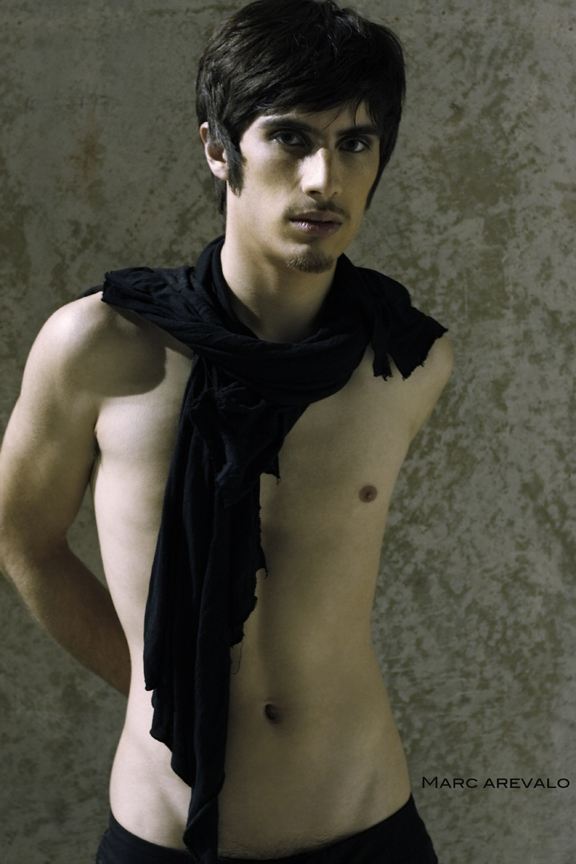 Male model photo shoot of Dizzy Phoenix DeLeyenda