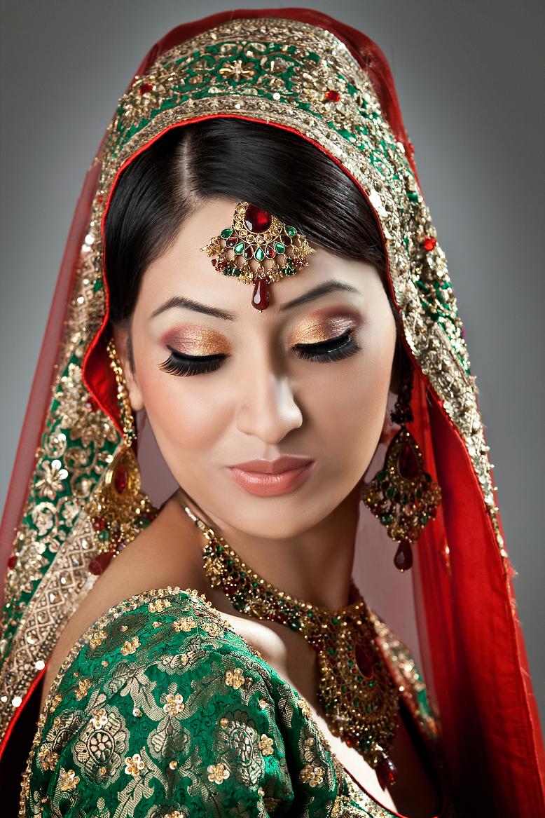 Female model photo shoot of Maz Muraj