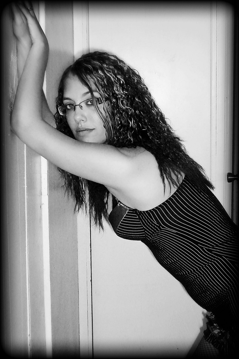 Female model photo shoot of Davina83