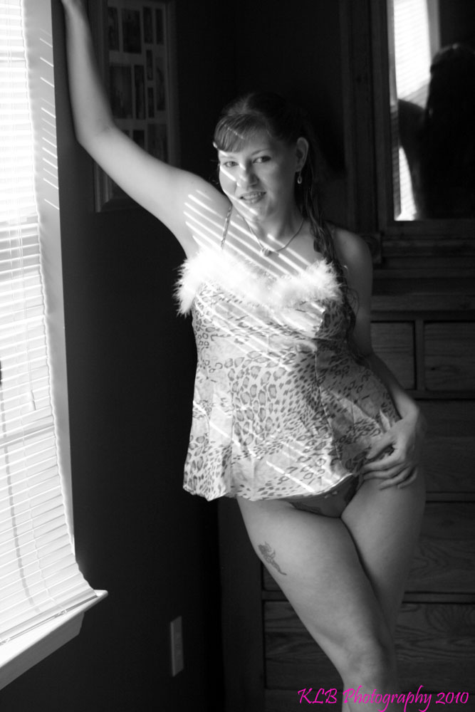 Female model photo shoot of Kimberly Lynne by CapitalPhotos in Nicholasville KY