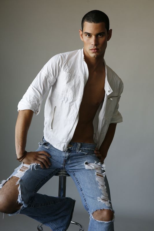 Male model photo shoot of Calvin Veasley
