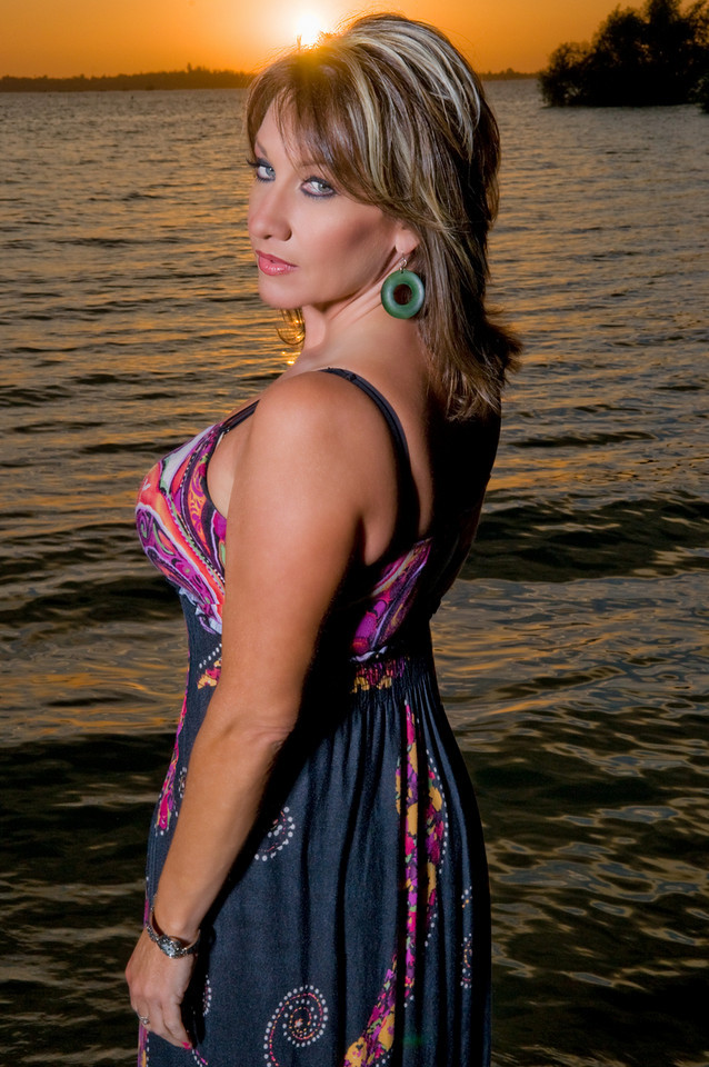 Female model photo shoot of Laurie Lee Boviea by Jay Lensch in Folsom Lake
