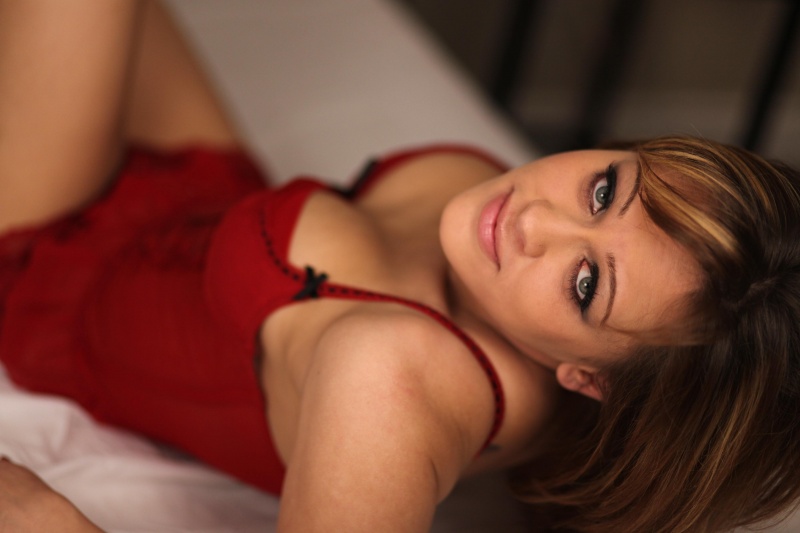 Female model photo shoot of Amiraxox