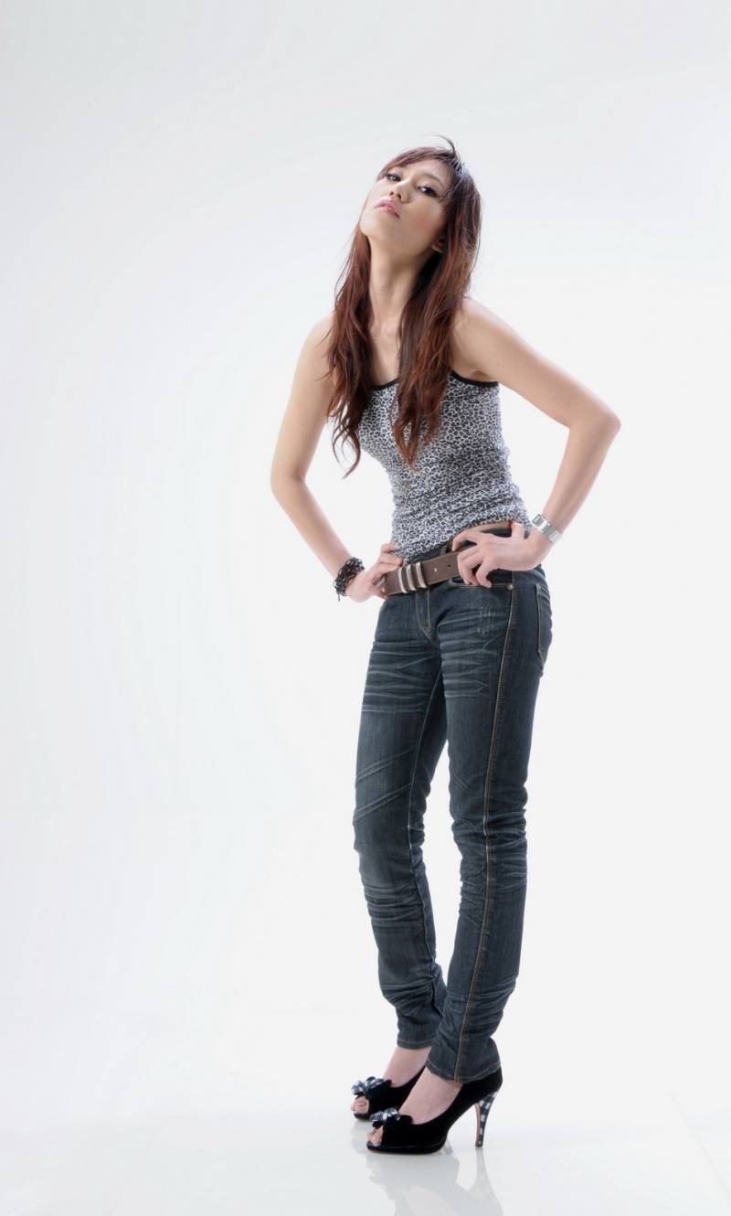Female model photo shoot of Elizabeth Lin