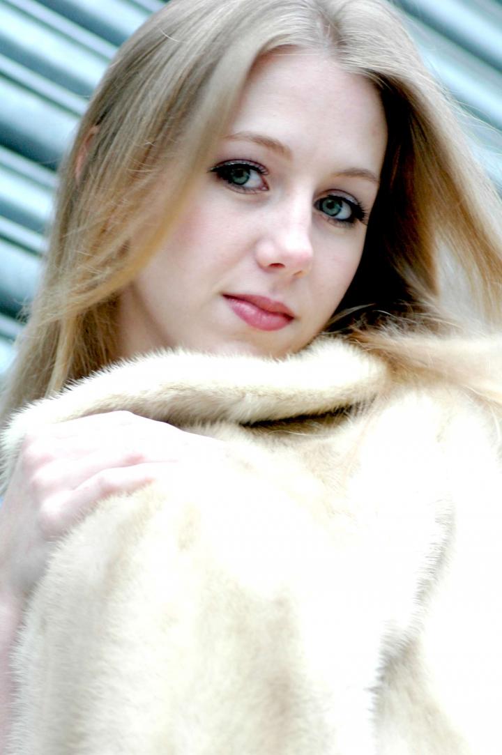 Female model photo shoot of Pencette