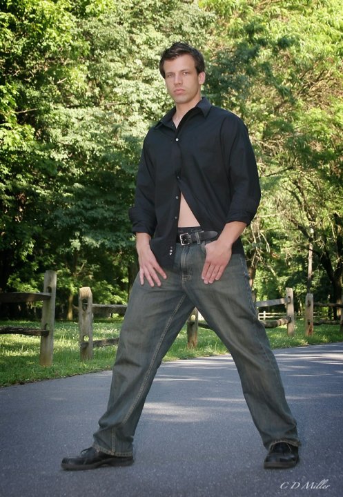 Male model photo shoot of Kenneth Mawritz