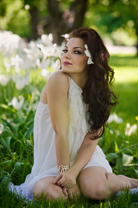 Female model photo shoot of Irina Thumbelina