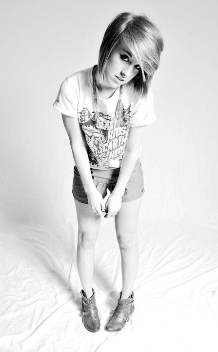 Female model photo shoot of Chelsea Raine