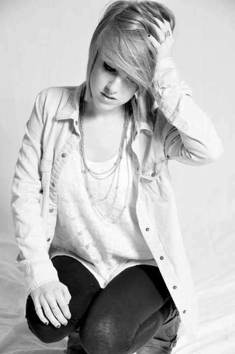 Female model photo shoot of Chelsea Raine