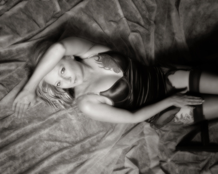Female model photo shoot of Roberta Dye by mrb