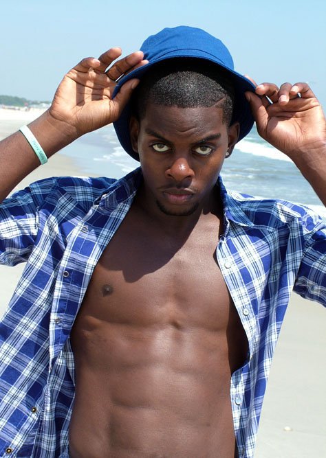 Male model photo shoot of Anthony Diggs 