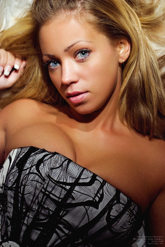 Female model photo shoot of TanyshaSecret