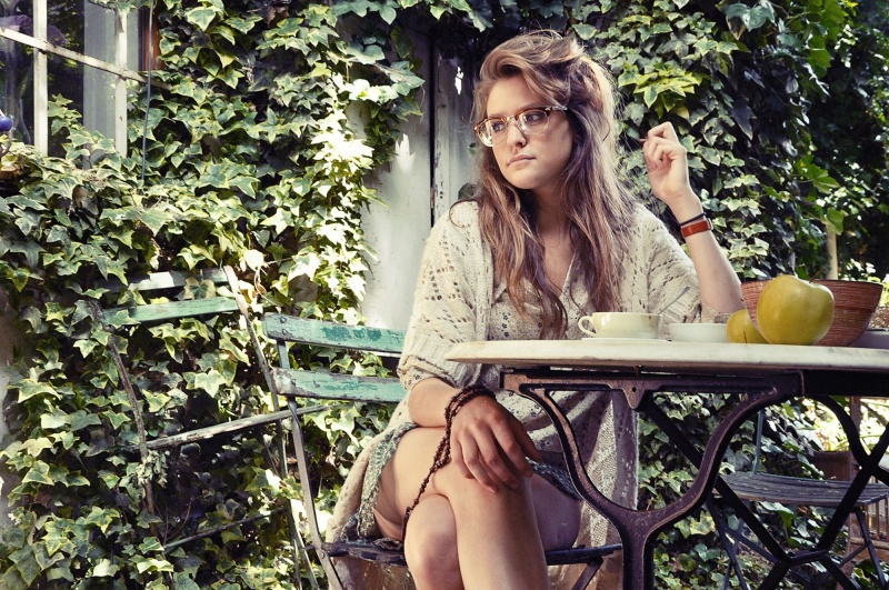 Female model photo shoot of Emmanuelle Descraques in Paris