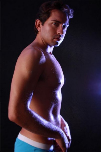 Male model photo shoot of Ricky Calderon