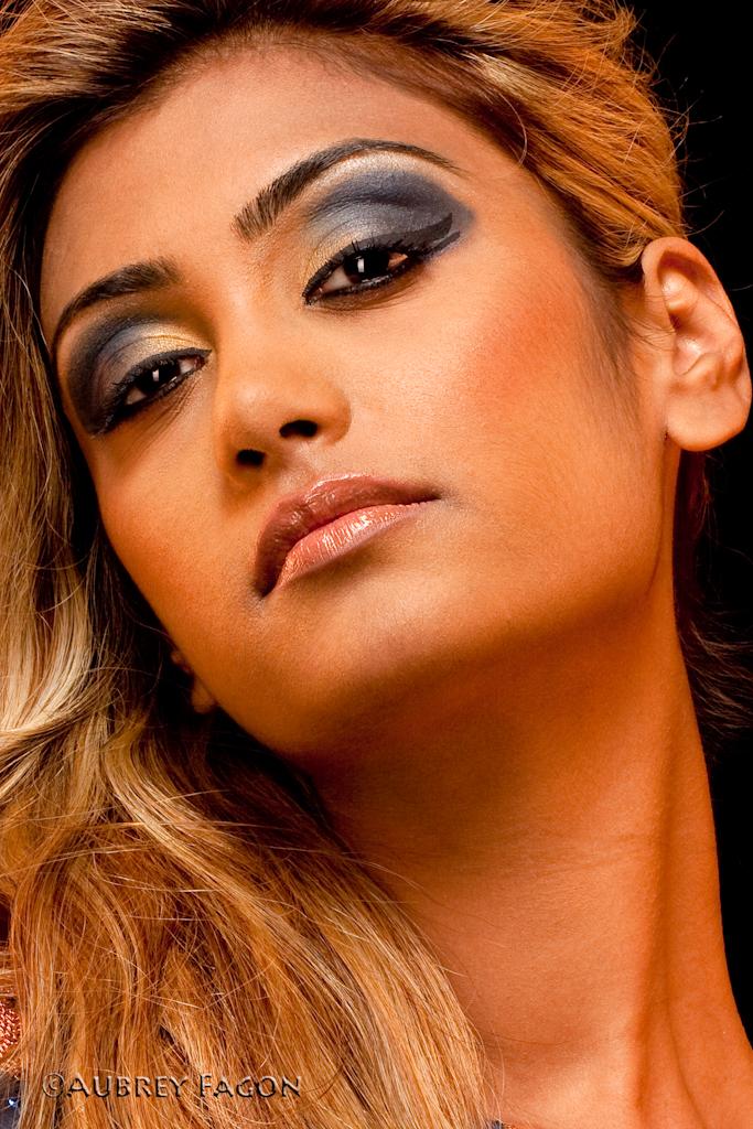 Female model photo shoot of Roopali Makeup Artist by Aubs Photos in London