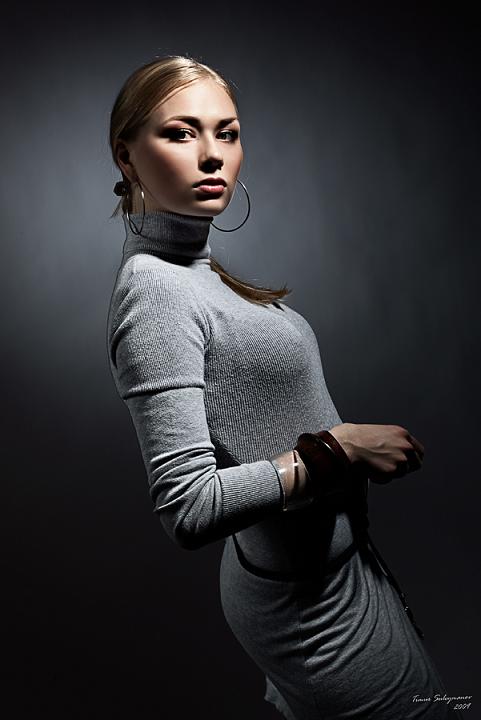 Female model photo shoot of Meggen