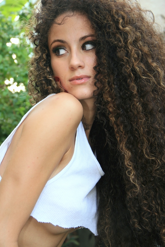Female model photo shoot of Yahaira Torres