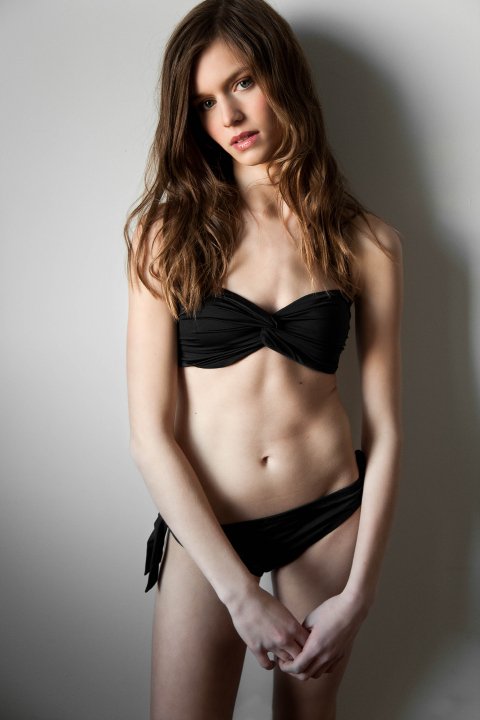 Female model photo shoot of Lindsay  Donald