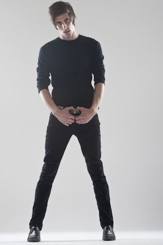 Male model photo shoot of Darren Moffatt