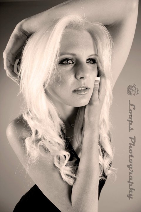 Female model photo shoot of Erika N Dahlberg