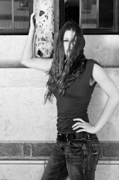 Female model photo shoot of Hannah Jax